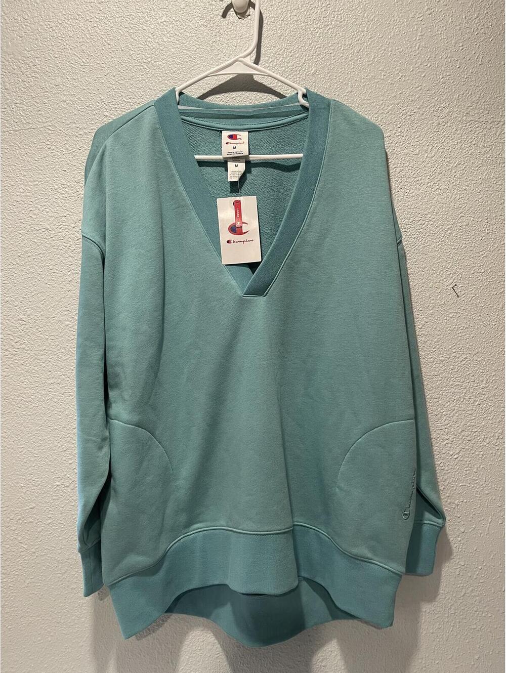 Champion Oversized V-Neck Sweatshirt in Light Blue - New
